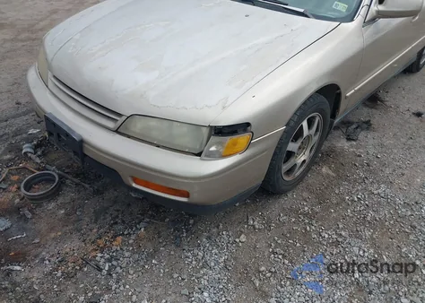 1994 Honda Accord Ex z USA, uszkodzony, nr VIN 1HGCD5663RA058512